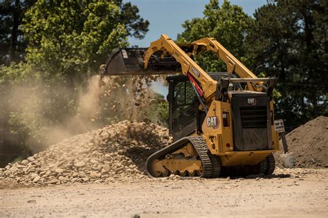 New Cat® Compact Track Loaders in California 